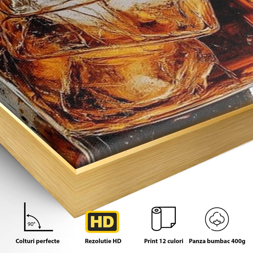 Detaliu al suprafetei: tablou canvas cu pahar de whisky si gheata, in rama de aluminiu auriu